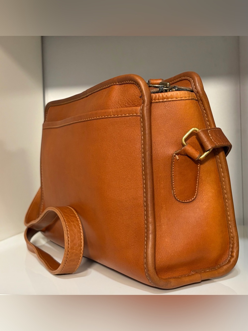 Vintage Coach Swagger Bag (#9820) Made in NYC w/ Rare “Irregular” Creed Stamp - Picture 3 of 16